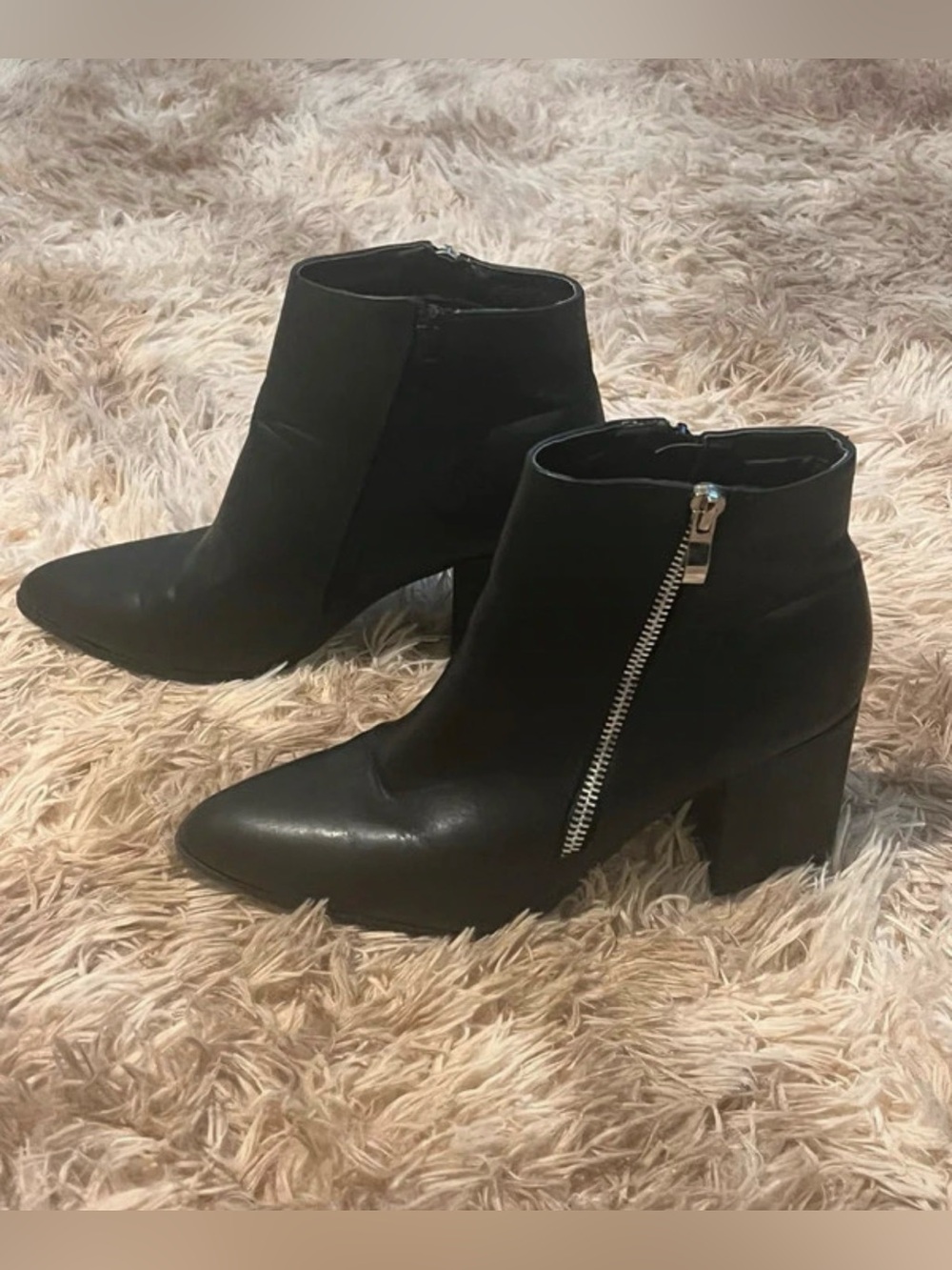 Block Heel Ankle Boots with Silver Side Zip. Women’s U.S. size 8